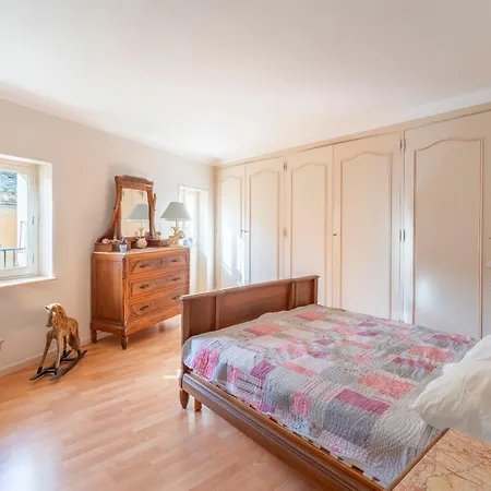 Maison Avec Vue Sur Les Alpilles Les Angles (Gard)